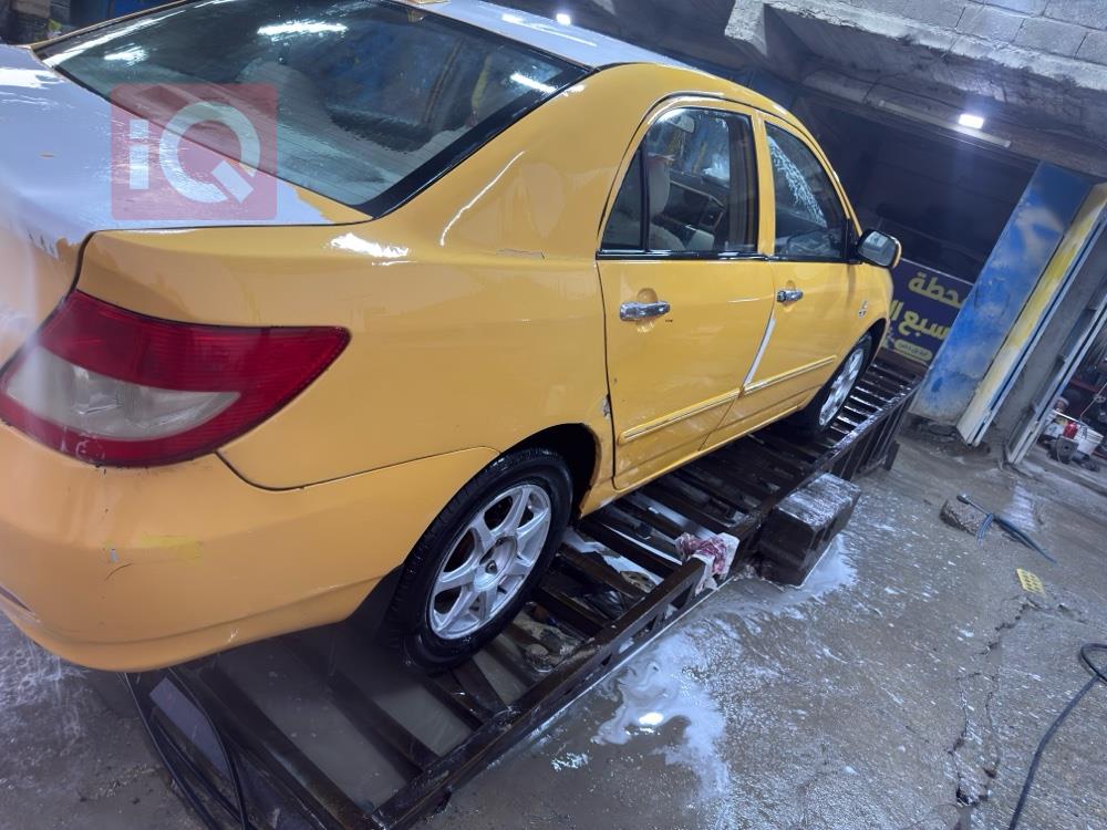 بی وای دی F3
